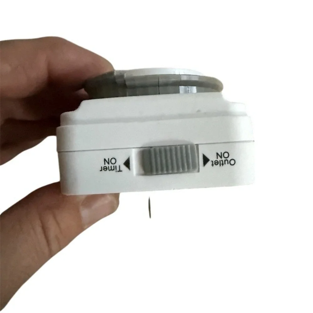 Prime 24-Hour Indoor Mechanical Plug-In Outlet Timer 1-Outlet‎ 15A